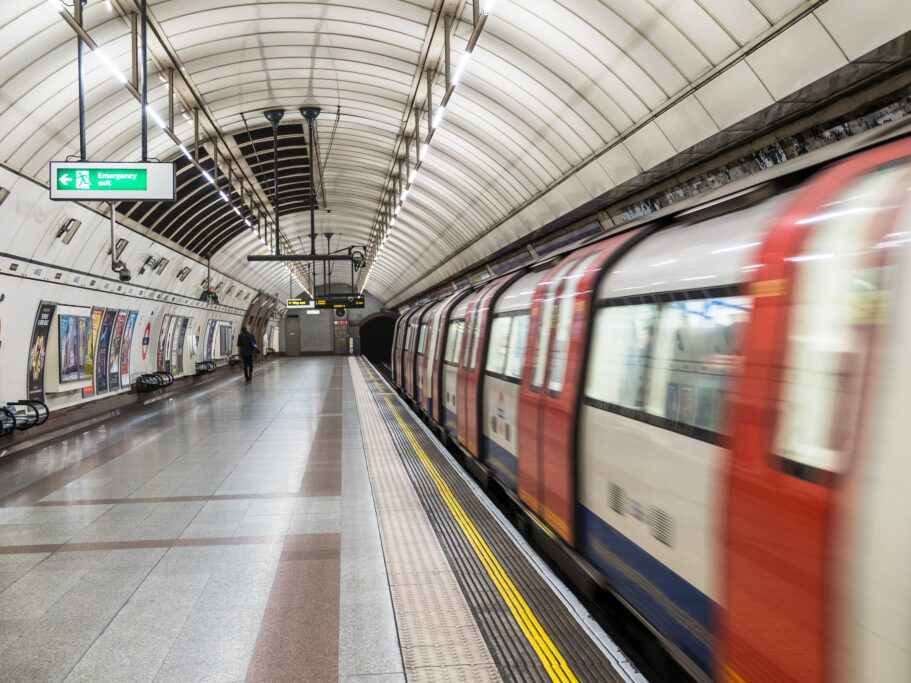 bakerloo line train 1024x768 1 - Communications